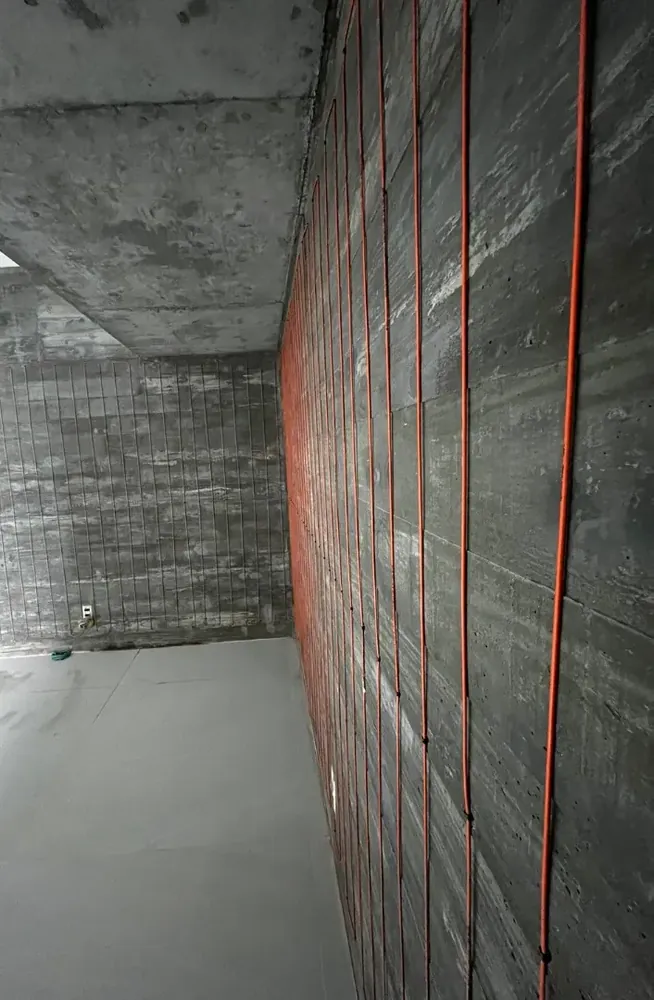 Aquecimento da parede do closet — receberá a marcenaria diretamente